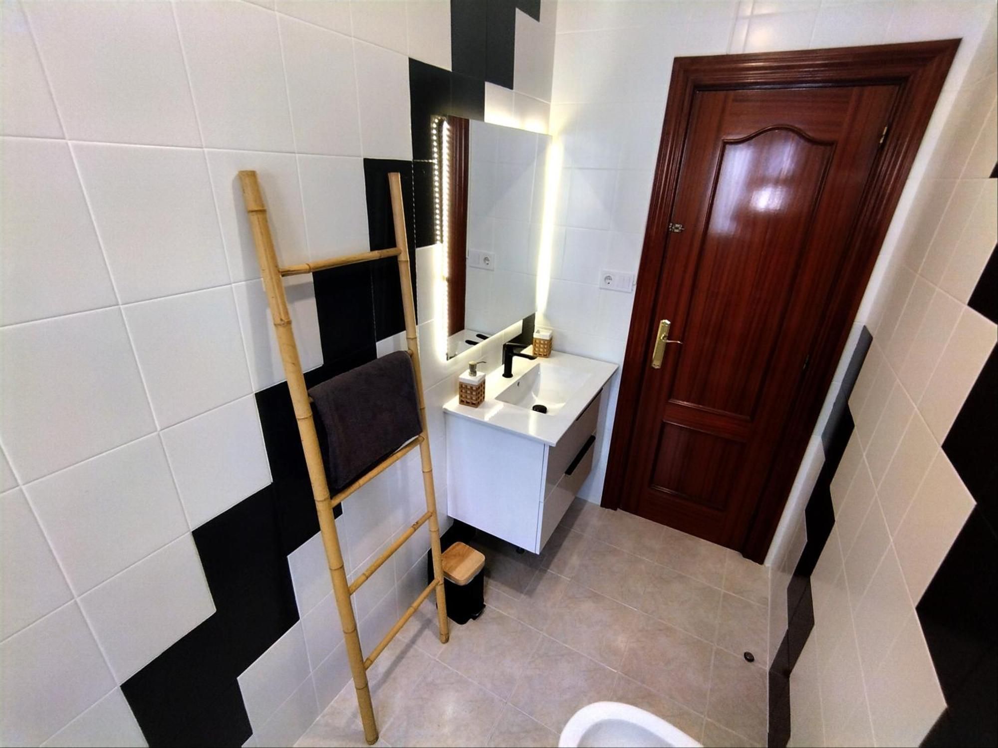 Habitaciones En Apartamento Compartido W Host Alicante Buitenkant foto